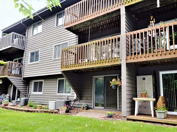 3rd image of 5455 Wild Oak Dr