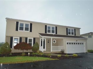 95 Brandywine Dr, Grand Island, NY 14072
