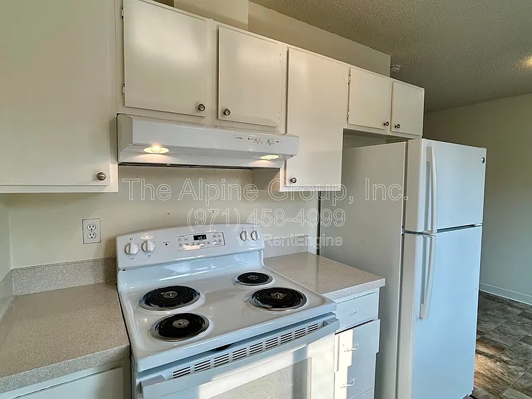 6041 SW Valley Ave — Photo 4