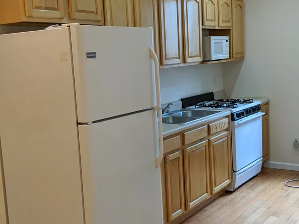 247 Wadsworth Avenue image 3 of 6