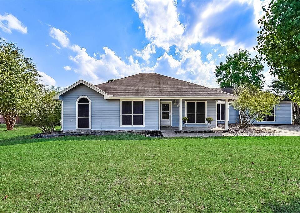1st image of 824 Eastridge Cir