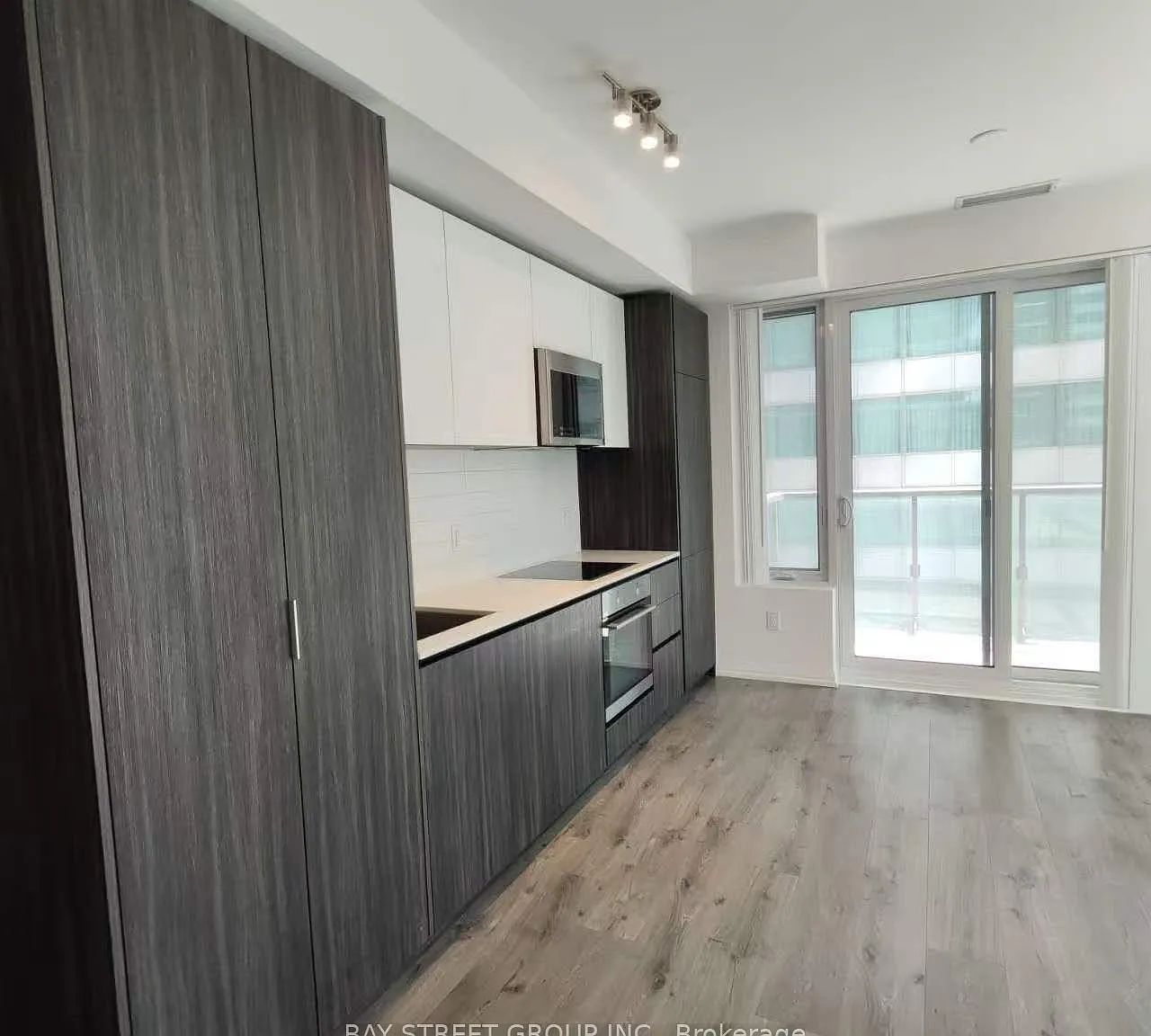 2 bed, $3,000 — Photo 3