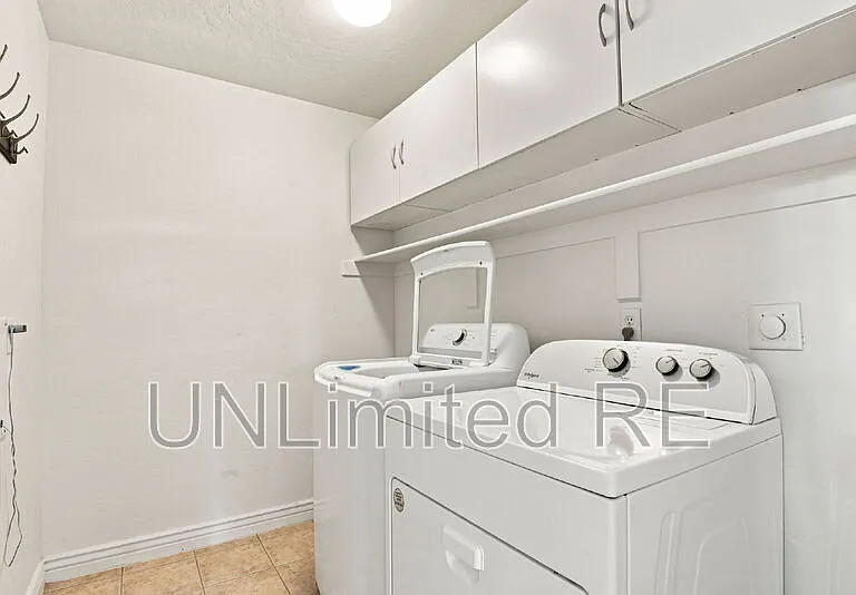 3272 S Litzler Dr — Photo 30