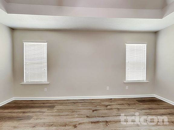 5th image of 1329 Royal Oak St
