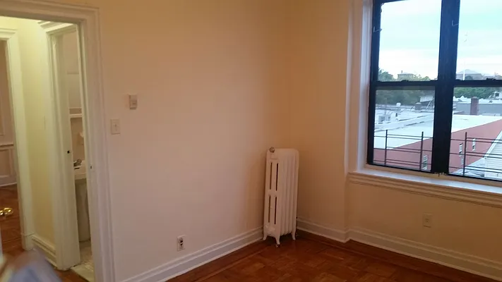 Rented by Max & Associates Realty Corp | media 21