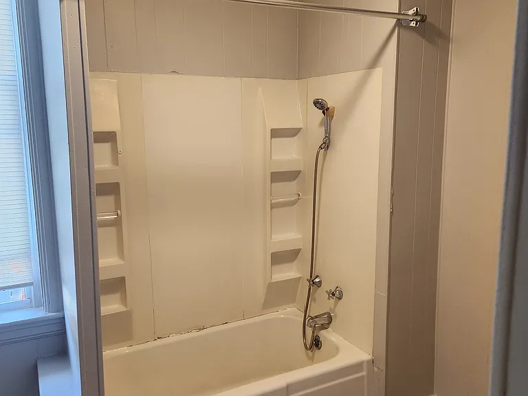 1103 Mifflin St #4 — Photo 15