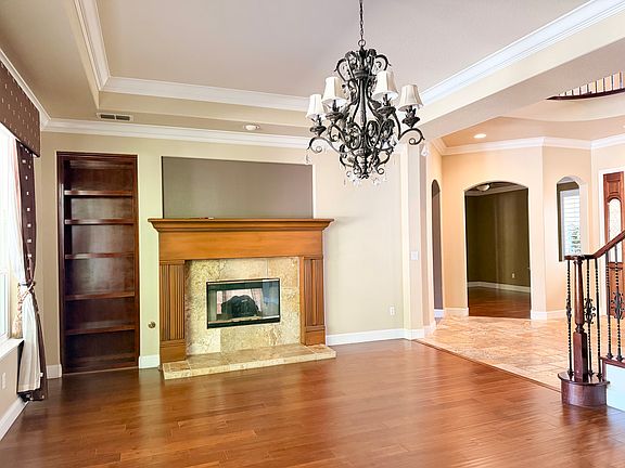 3rd image of 3474 Castle Creek Ct