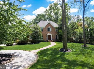 12 Robin Lake Dr, Cherry Hill, NJ 08003