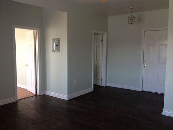 3rd image of 5638 S Broadway