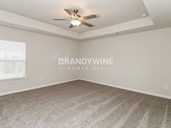 5th image of 589 Glenmanor Dr