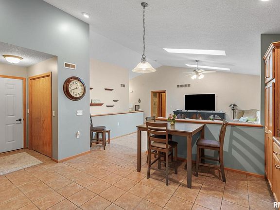 4th image of 1616 Shady Glen Dr