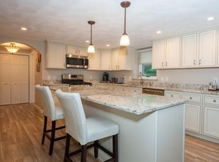 8 Pevwell Dr #1, Saugus, MA 01906