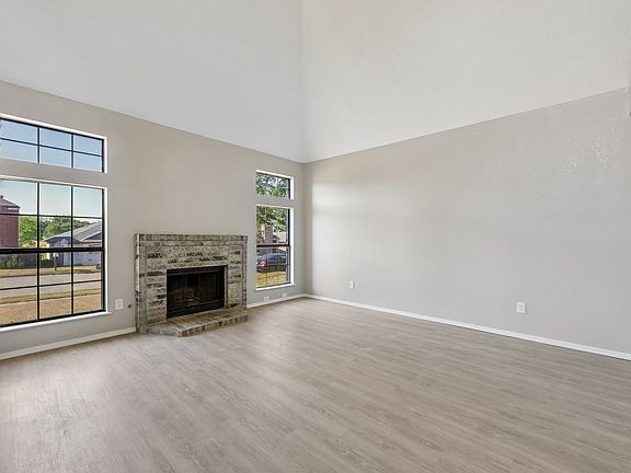 3rd image of 12627 Ridgeside Dr