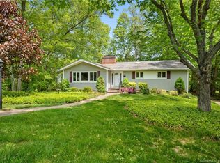 22 Laurel Hill Dr S, Niantic, CT 06357