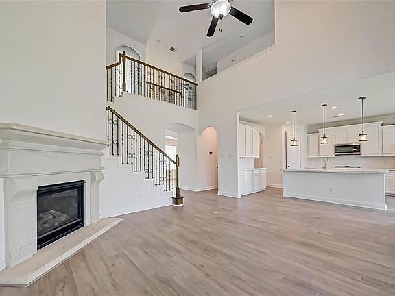4th image of 2014 Harbor Breeze Ln