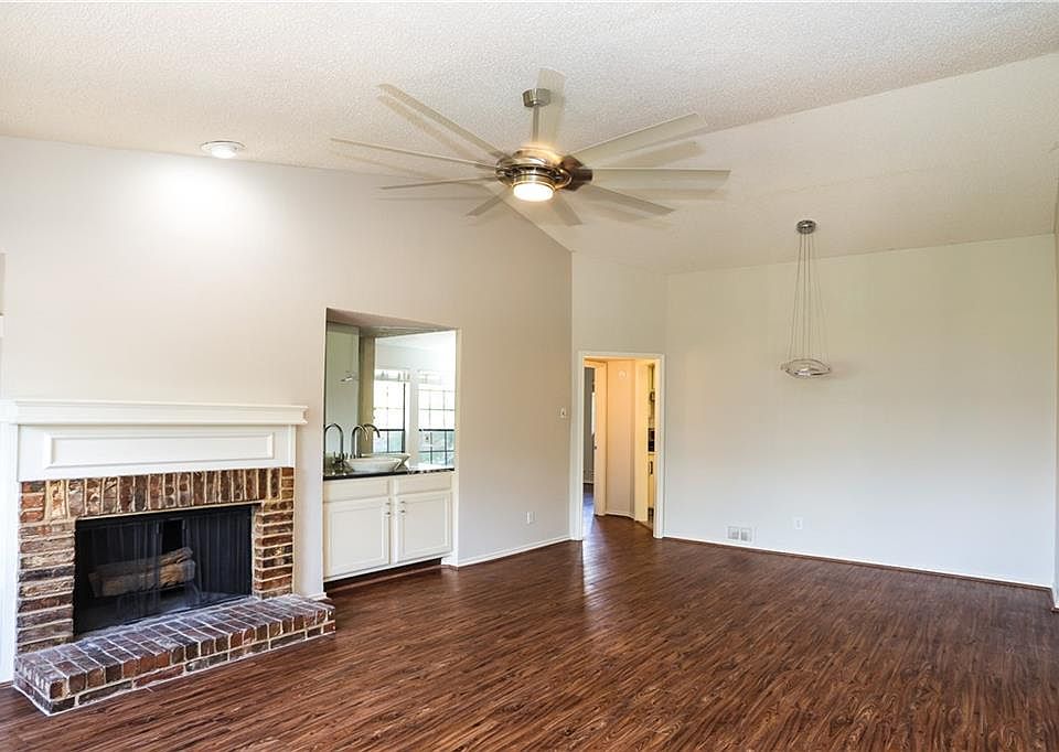1st image of 3101 Townbluff Dr APT 1023