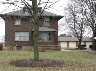 41W987 Silver Glen Rd, St Charles, IL 60175