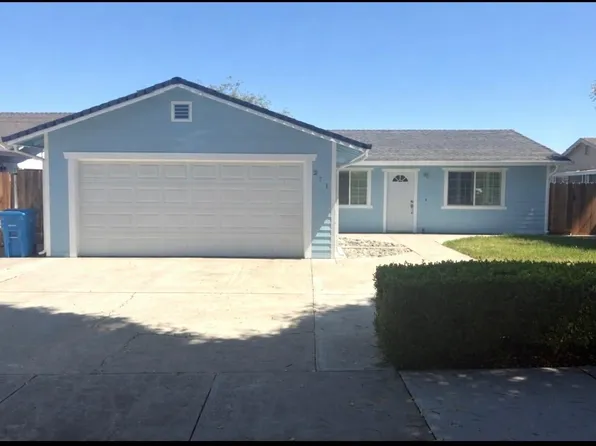 211 Carnoble Dr, Hollister, CA 95023