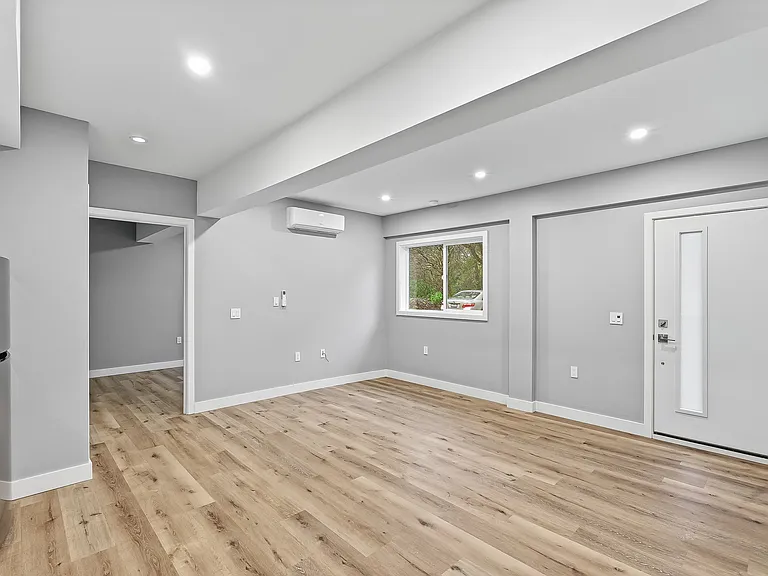 Alamo Park Apartments — Photo 2