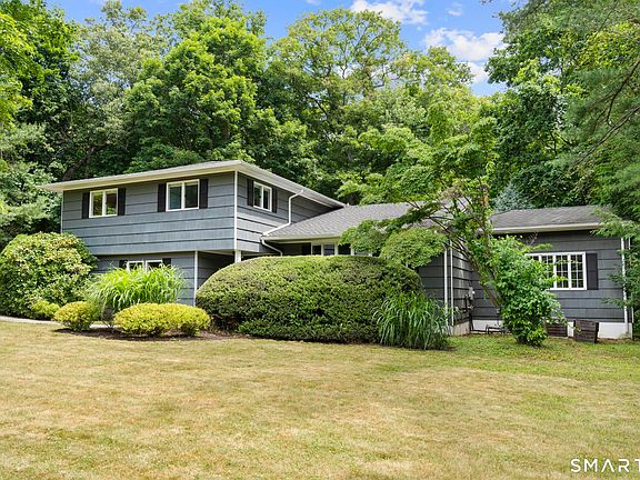 2nd image of 8 Huckleberry Drive South