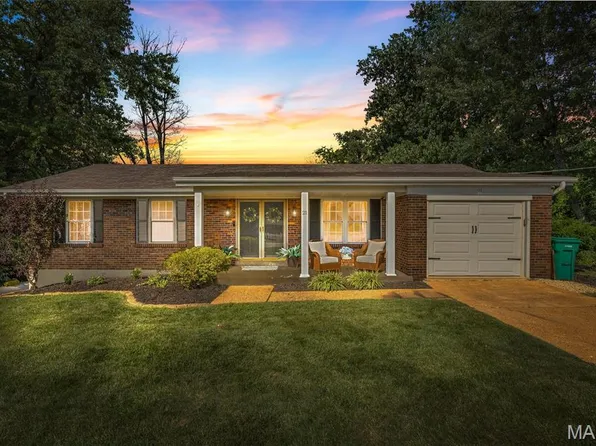 21 Sun Aire Dr, Arnold, MO 63010