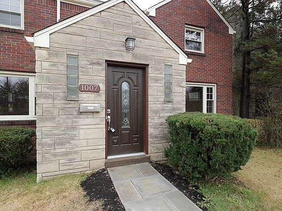 3rd image of 1007 Firwood Dr