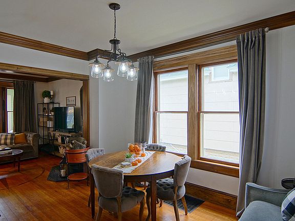 4th image of 817 Wolcott Ave