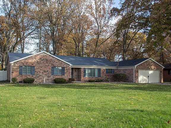 3rd image of 2420 Oakwood Dr