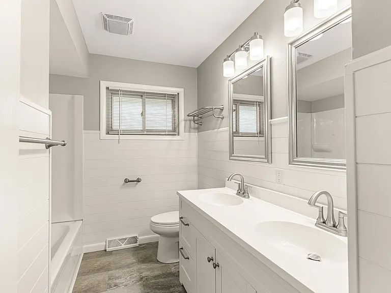 N58W18330 Juniper Ln — Photo 12