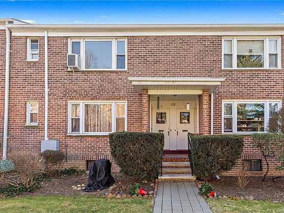 2nd image of 39 Carpenter Ave APT B