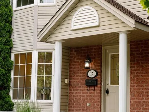 235 Saginaw Pkwy #17, Cambridge, ON N1T 1X4