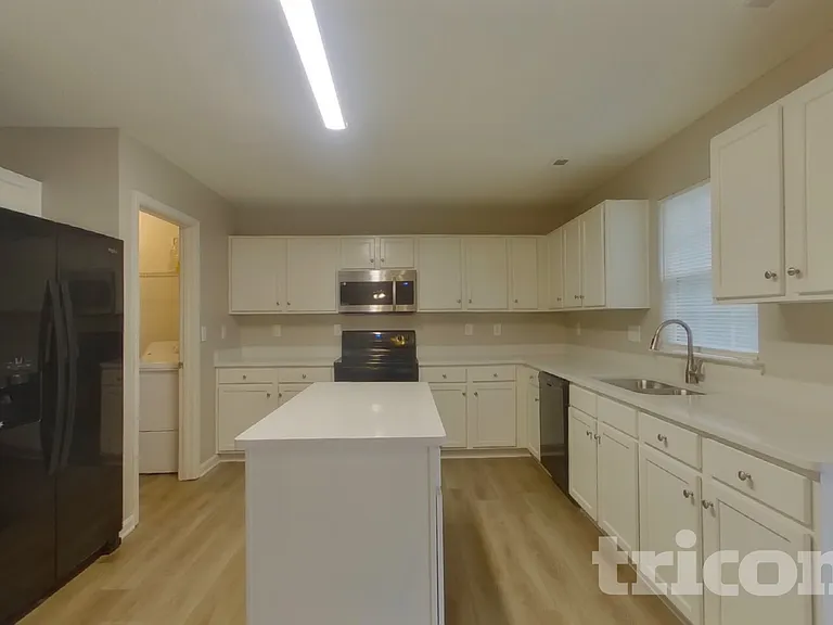 4030 Evelyn Ave — Photo 6