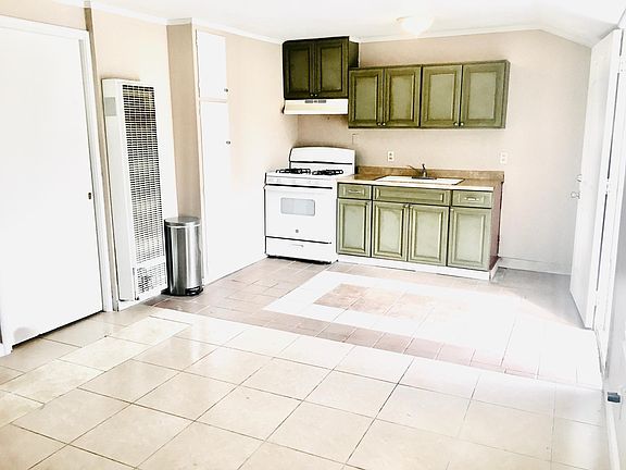 5th image of 3815 N California St #1/2