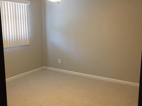 4th image of 801 Little St APT 12