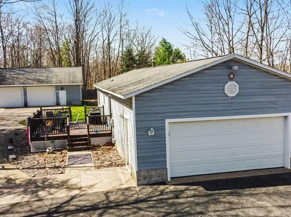 304 Christina Ln, Traverse City, MI 49696