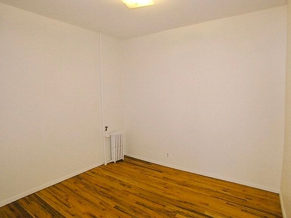 4th image of 272 1st St APT 3R