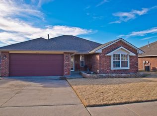 4117 Queens Dr, Moore, OK 73160