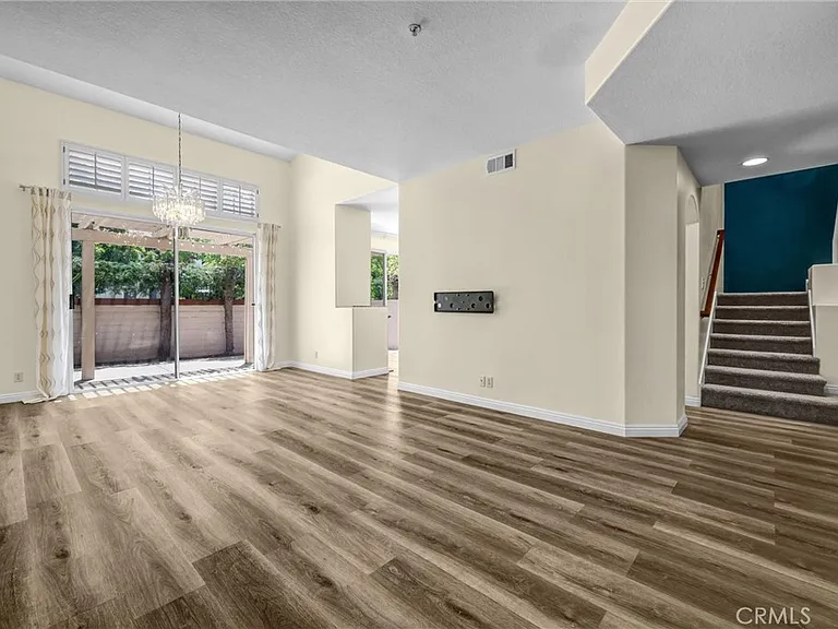 2316 Cascade — Photo 3