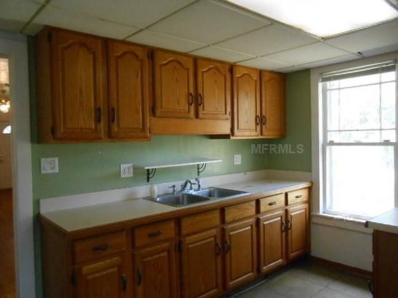 4th image of 319 Ariana St