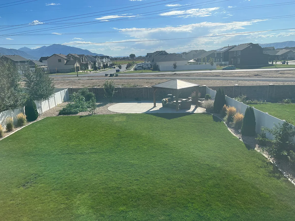 Building Photo - 835 N Plainsman Dr