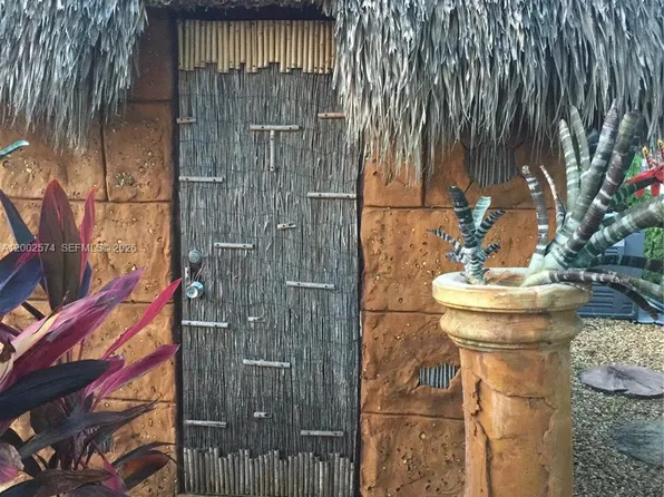 9837 SW 194th St, Cutler Bay, FL 33157