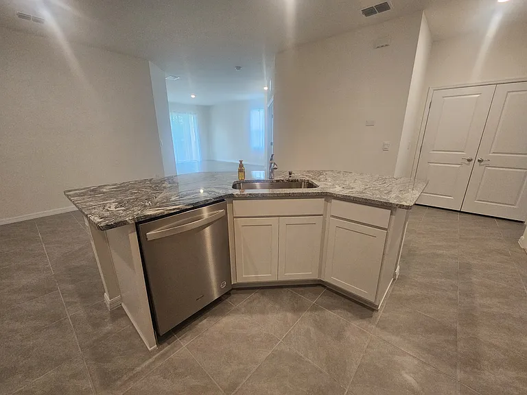 32282 Lexington St — Photo 7