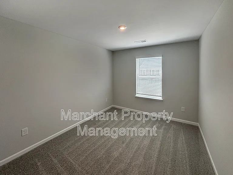 154 Randwick Ln — Photo 8