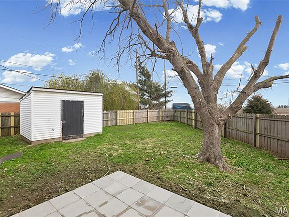 5th image of 2 Eastgate Dr