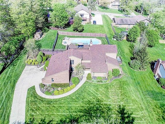 2nd image of 457 Colonial Dr