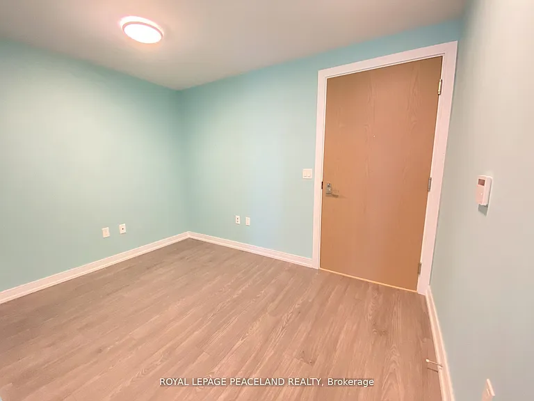 225 Village Green Sq #410 — Photo 7