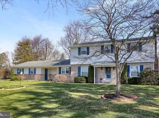 1527 Fisher Rd, Mechanicsburg, PA 17055