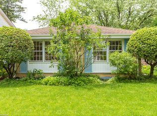 210 S Gibbons Ave, Arlington Heights, IL 60004