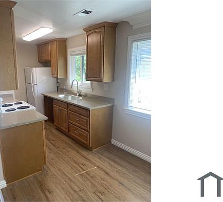 3rd image of 5559 Spinnaker Dr APT 4
