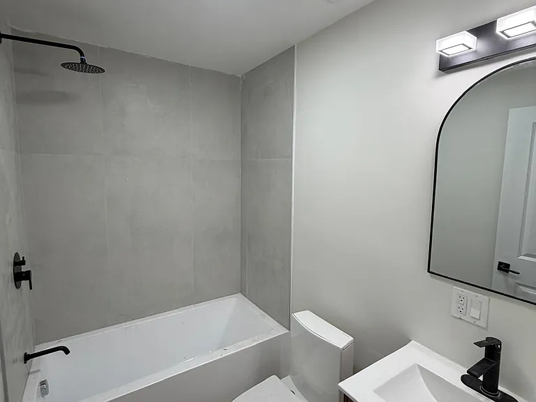 51-53 Lincoln Park #1D — Photo 1